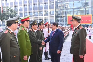 Thủ tướng: Xây dựng người chiến sĩ công an có ‘trái tim nóng, cái đầu lạnh, hai bàn tay sạch’