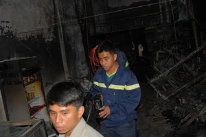 Cháy nổ tiệm xe đạp, hai mẹ con chết thảm