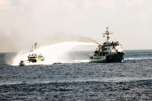 Chuyên gia Mỹ: Đã đến lúc bán vũ khí cho Việt Nam