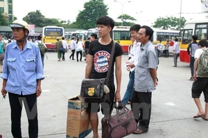 Đổi mới thi 2015: Thí sinh lặn lội cả trăm cây số lấy bằng tốt nghiệp