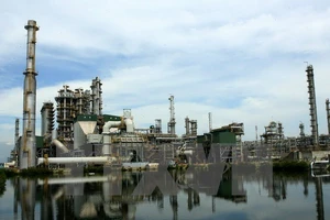 Gazprom đàm phán mua cổ phần nhà máy lọc dầu Dung Quất