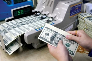 Giá vàng, giá USD hôm nay 14/5 cùng “sốt sình sịch“