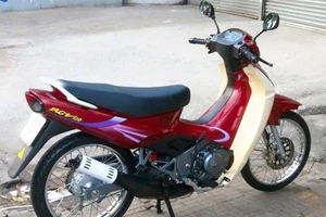 Suzuki RGV hàng hiếm được trả giá ngang Kia Morning 