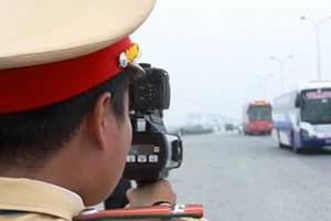 Các mức phạt khi ô tô, xe máy chạy quá tốc độ