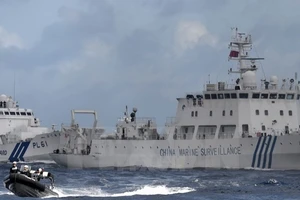 Tàu Trung Quốc trang bị pháo xâm nhập lãnh hải Nhật Bản 