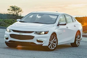 8 mẫu sedan hạng trung tiết kiệm nhiên liệu nhất năm 2016