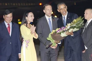 Tiết lộ về cô gái Việt tặng hoa Tổng thống Obama