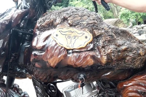 Mô tô bằng gốc cây của nông dân Lâm Đồng khiến dân chơi xe sửng sốt