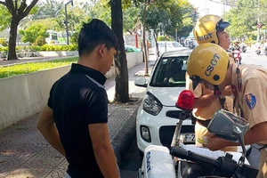 Dừng, đỗ xe thế nào là đúng luật?