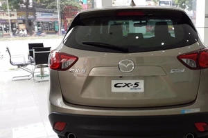 Lắp thêm đèn phía sau ô tô có bị phạt?