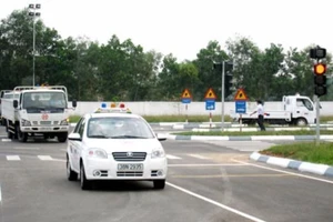 Trường hợp nào phải thi lại giấy phép lái xe?