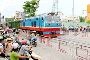 6 lưu ý giúp bạn an toàn khi lưu thông qua đường sắt