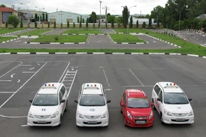 Đào tạo lái xe ô tô hạng B1, B2 trong bao lâu?