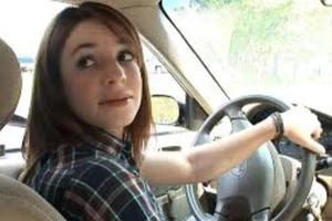 Không được lùi ô tô trong trường hợp nào?