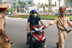 CSGT có được kiểm tra giấy tờ tùy thân?