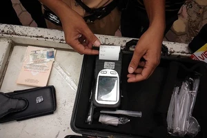 Lái xe gắn máy có nồng độ cồn bao nhiều thì bị tước GPLX?