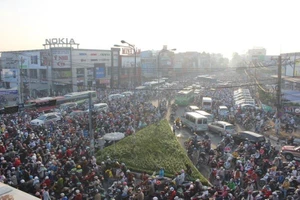 Chấp hành hiệu lệnh báo hiệu giao thông sao cho đúng?