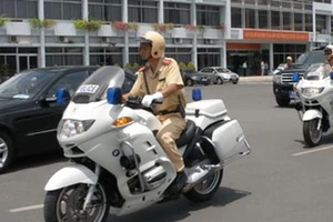 Không chấp hành yêu cầu kiểm tra của CSGT bị phạt thế nào?