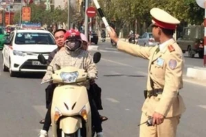 Tạm giữ và tước giấy phép lái xe khác nhau thế nào?