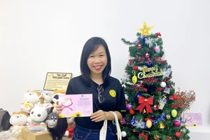 Tác giả trong một chuyến đi thiện nguyện. Ảnh: NVCC