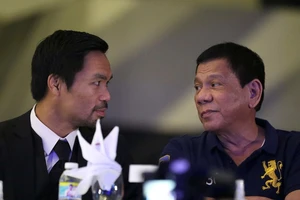 Tổng thống Philippines Rodrigo Duterte (phải) và Thượng nghị sĩ Emmanuel “Manny” Pacquiao (trái) trong tiệc sinh nhật ông Pacquiao năm 2016. Ảnh: RAPPLER