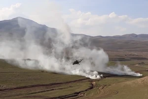 Nga tổ chức tập trận trực thăng ở căn cứ số 201 ở Tajikistan hồi đầu năm 2021. Ảnh chụp màn hình YOUTUBE của Bộ Quốc phòng Nga