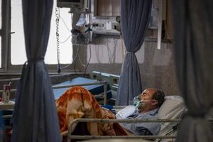 Một bệnh nhân COVID-19 ở Iran. Ảnh: GETTY