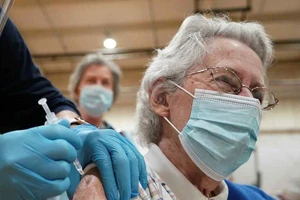 CDC Mỹ: 99,99% người tiêm đủ liều vaccine tránh được bệnh nặng, chết vì COVID-19