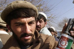Các tay súng dân quân chống Taliban ở miền bắc Afghanistan. Ảnh: AFP