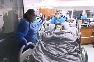 Một phụ nữ 82 tuổi, chưa đi tiêm vaccine, đã nhiễm COVID-19 và phải nhập viện ở bang Mississippi, Mỹ. Ảnh: CNN