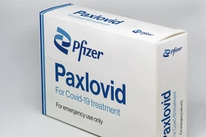 Thuốc Paxlovid chữa COVID-19 của Pfizer. Ảnh: AP