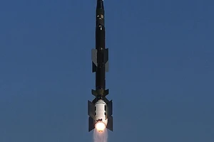 Tên lửa Siper trong lần phóng thử thành công hôm 6-11. Ảnh: DAILY SABAH