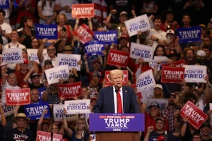 Cựu Tổng thống phát biểu trong buổi vận động tranh cử ở bang Montana hôm 10-8. Ảnh: REUTERS