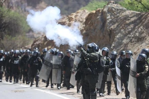 Bolivia: Nhóm vũ trang chiếm căn cứ quân sự, bắt hơn 200 quân nhân làm con tin