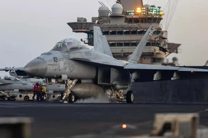 Có tin tàu sân bay Mỹ mất tiêm kích F/A-18 Super Hornet thứ 2 ở Biển Đỏ