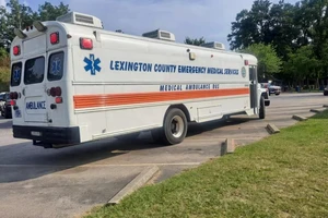 Bị sét đánh lúc đang tắm hồ, 18 người nhập viện