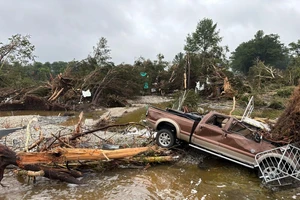 Lũ quét ở Texas: Số người chết và mất tích tăng cao; 1.300 người khẩn cấp cứu hộ