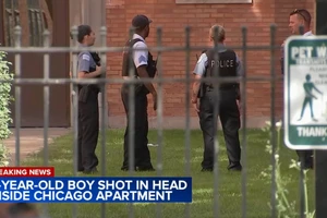 Bé trai 5 tuổi tử vong vì trúng đạn vào đầu, khả năng do nghịch súng