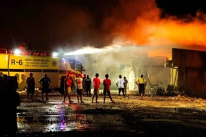 ẢNH: Hoả hoạn thiêu rụi toà nhà quốc hội Quần đảo Marshall