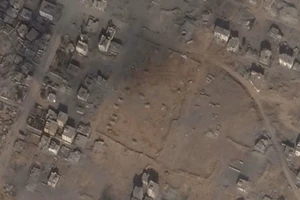 Israel điều xe bọc thép áp sát, hạn 2 ngày cho dân rời TP Gaza