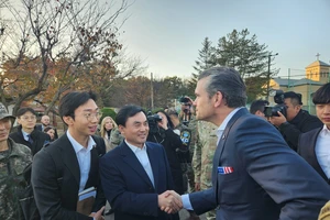 Bộ trưởng Quốc phòng Mỹ-Hàn tới khu phi quân sự liên Triều và thông điệp đằng sau