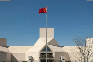 Mỹ thông báo áp thuế lên chất bán dẫn Trung Quốc từ tháng 6-2027, Bắc Kinh lên tiếng