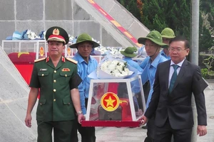 Truy điệu, an táng 13 hài cốt liệt sĩ hy sinh tại Lào, Campuchia