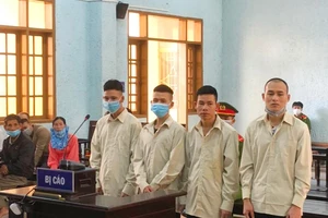 Mâu thuẫn trong chầu nhậu, 3 anh em ruột lãnh tổng cộng 25 năm tù