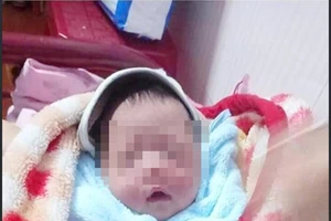 Gia Lai: Một bé trai sơ sinh bị bỏ rơi