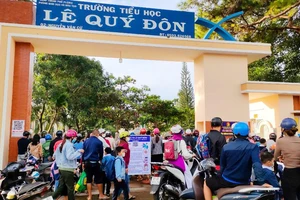 Tỉnh Gia Lai cho tạm thu để giải quyết vấn đề nóng bán trú