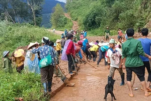 Kon Tum: Đẩy nhanh khắc phục đường sá hư hại do bão số 4
