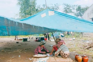 Phát hiện 2 cha con chết trong tư thế treo cổ 