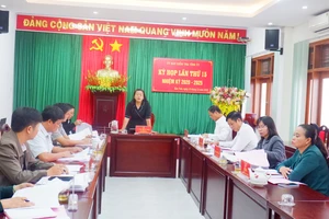 Cách hết chức vụ trong Đảng 1 giám đốc trung tâm ở Kon Tum