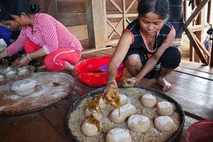 Đặc sản 'tiên tửu' của người Ba Na ở Gia Lai